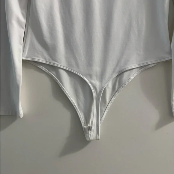 Babaton White Long Sleeve Bodysuit - Picture 4 of 7